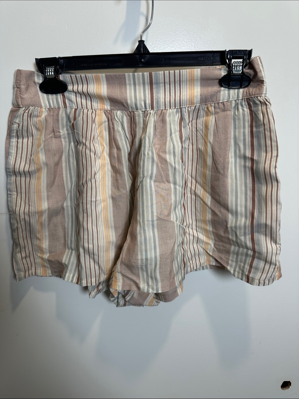 Prana High-Waist Striped Shorts in Beige, Cream & Pale Yellow (61)